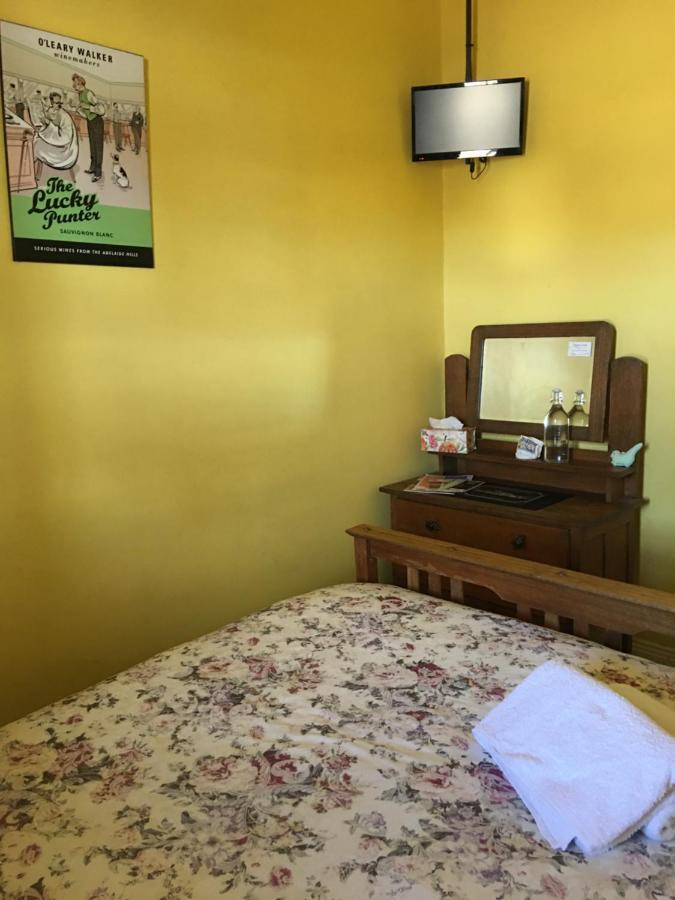 Wirrabara Hotel エクステリア 写真