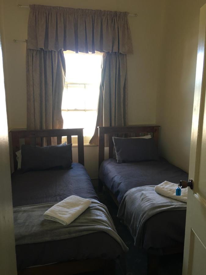 Wirrabara Hotel エクステリア 写真