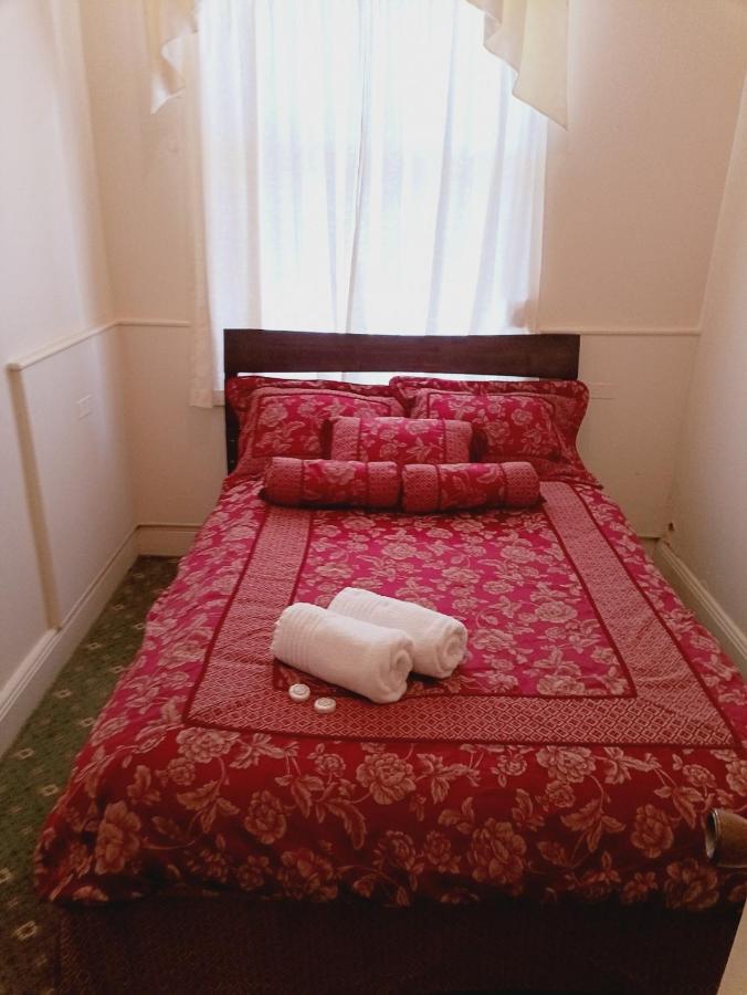 Wirrabara Hotel エクステリア 写真