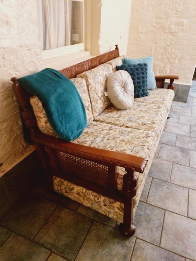 Wirrabara Hotel エクステリア 写真